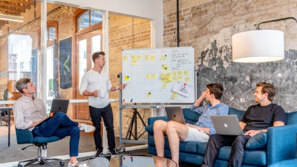 Effective Communication - 7 Ways To Master Your Communication Skills