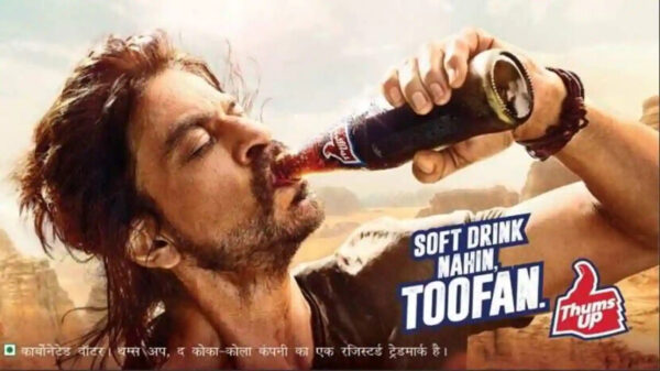 With his new Thumbs Up campaign, Shah Rukh Khan sets Twitter on fire