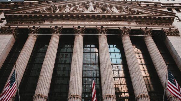 Wall Street Lowers with Ukraine crisis