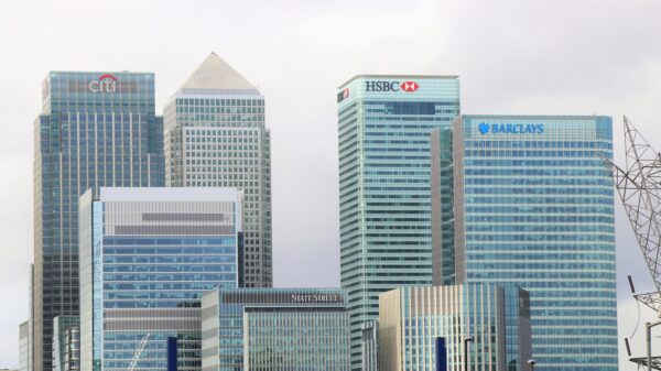 How bank makes money?