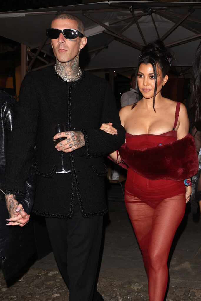 Kourtney Kardashian and Travis Barker Tie the wedding knot