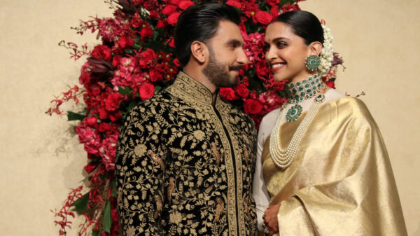 Ranveer Singh And Deepika Padukone Become SRK’s New Neighbors