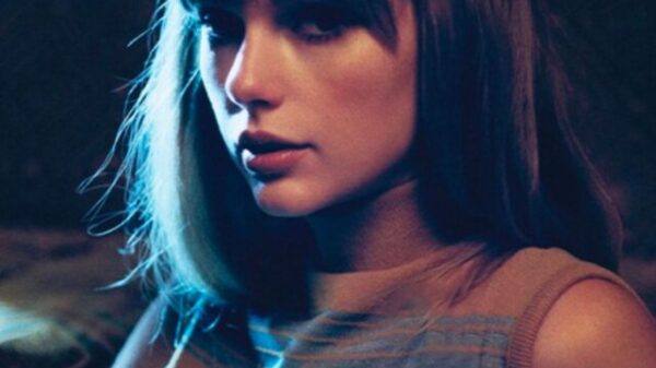 Taylor Swift Releases New Album 'Midnights'