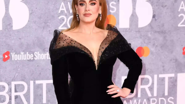 The critics applaud Adele's postponed Las Vegas performance as "bawdy, heartfelt"