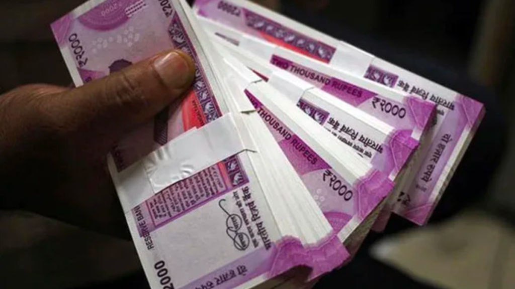 RBI Withdraws Rs. 2000 Notes From Circulation Will Your 2000 Notes Become Invalid After September 30