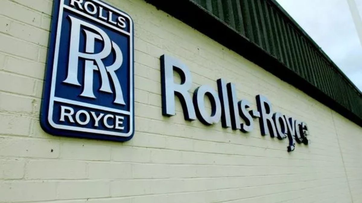 Rolls-Royce Holdings Plc could cut thousands of jobs after the company hired consultants led by McKinsey & Co to advice on streamlining its operations
