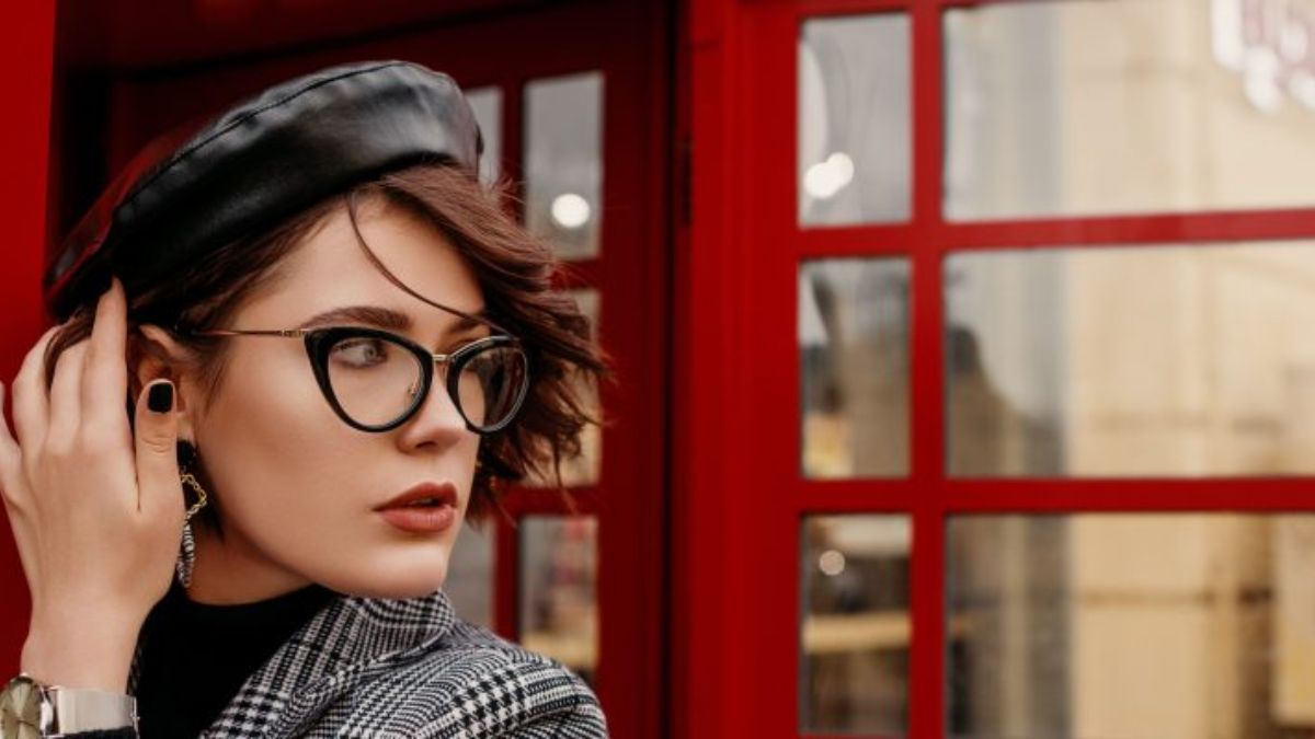 Cat-Eyes Glasses Have Become A Symbol Of Fashionism